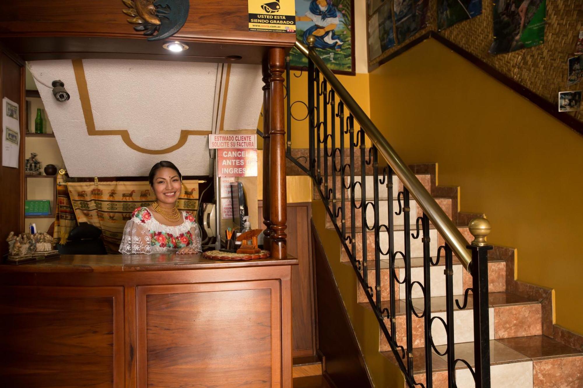 Mashy'S Hostal Otavalo Esterno foto