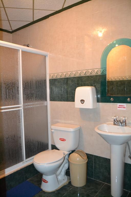 Mashy'S Hostal Otavalo Esterno foto