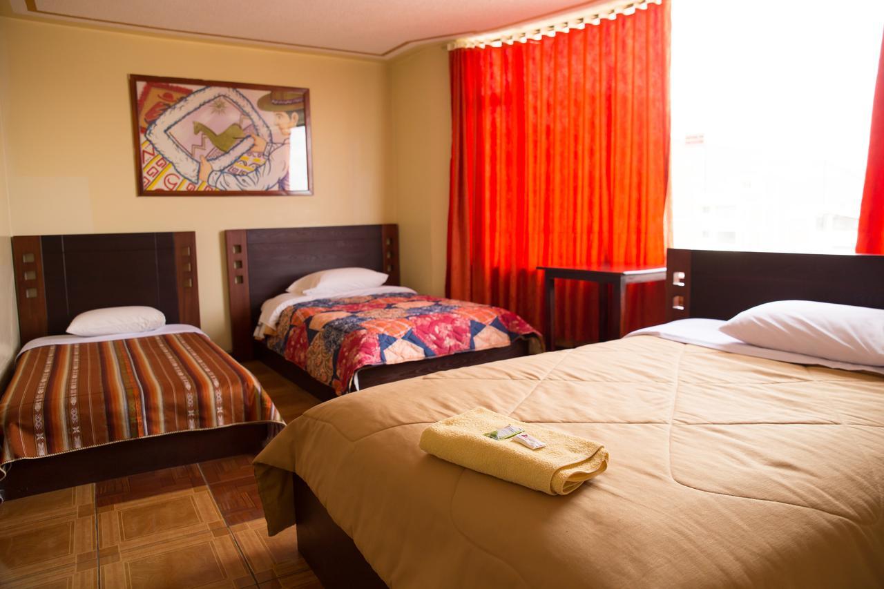 Mashy'S Hostal Otavalo Esterno foto