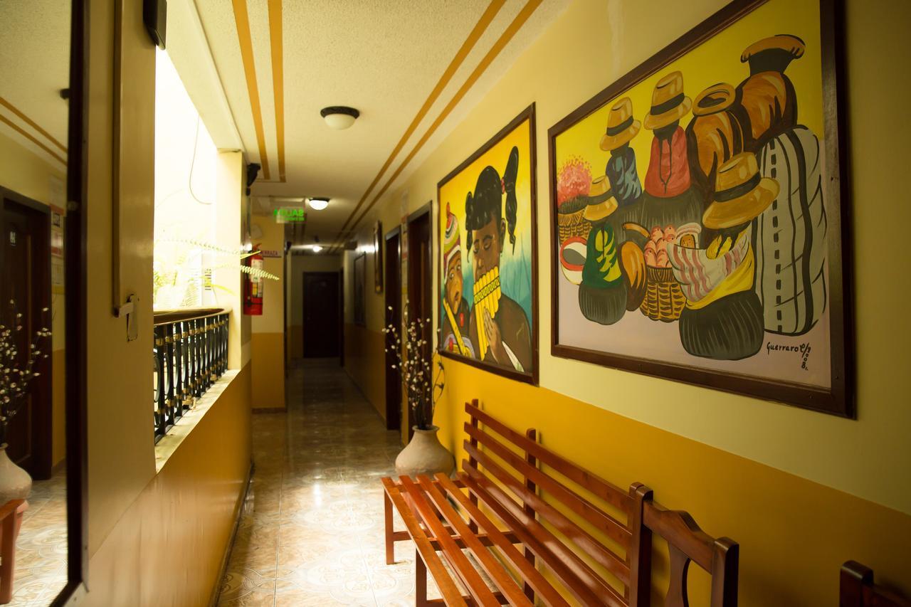 Mashy'S Hostal Otavalo Esterno foto