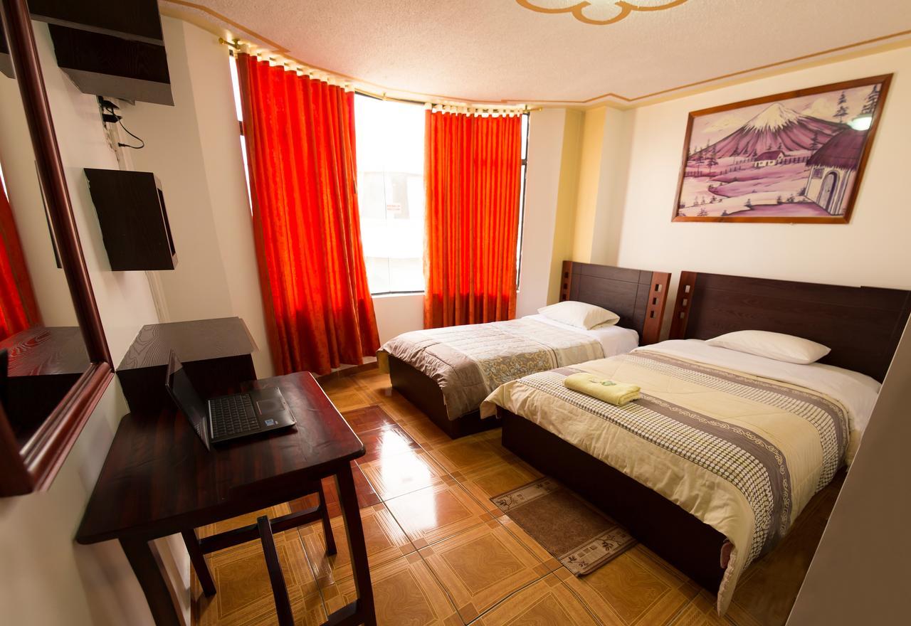 Mashy'S Hostal Otavalo Esterno foto